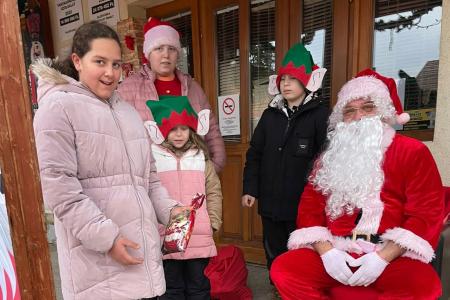 Mosoly �s �nnepi Var�zslat a K�zs�gh�za El�tt!