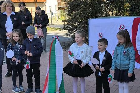 �Mit jelent magyarnak lenni?� � M�lt�s�gteljes �nneps�g Saj�iv�nk�n